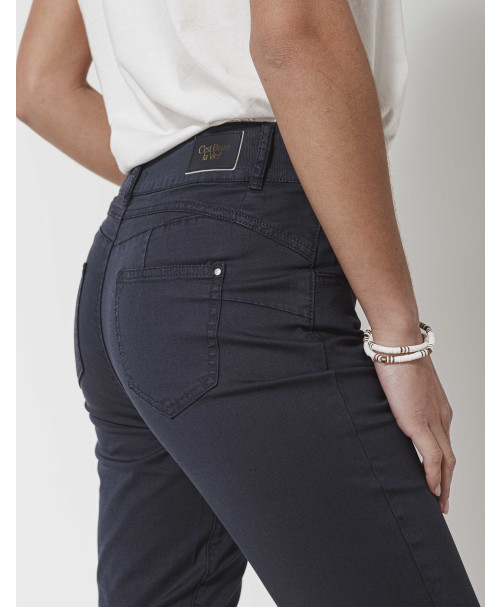 Pantalon CHARLIZE slim 7/8ème 2 boutons métal - Marine - C'est Beau la Vie Pantalon CHARLIZE slim 7/8ème 2 boutons métal - Marine - C'est Beau la Vie