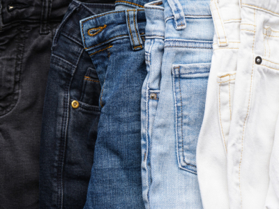 Les jeans à porter avec des bottines ou des mocassins cet automne 2025